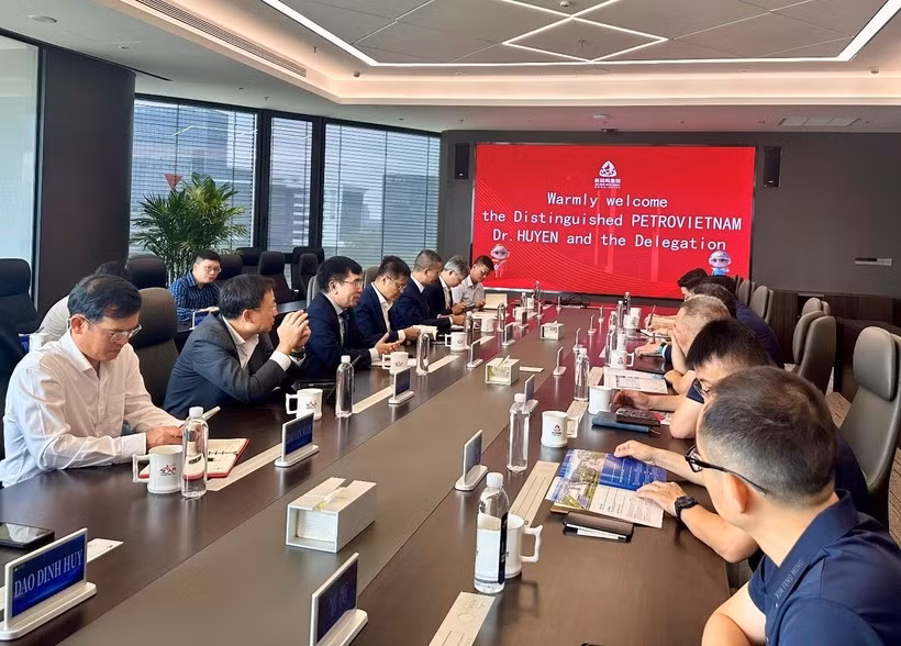 Delegados en la reunión (Foto: petrovietnam.petrotimes.vn)
