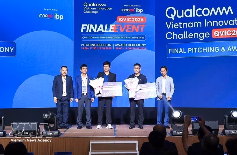 La entrega de los premios. Foto: VNA