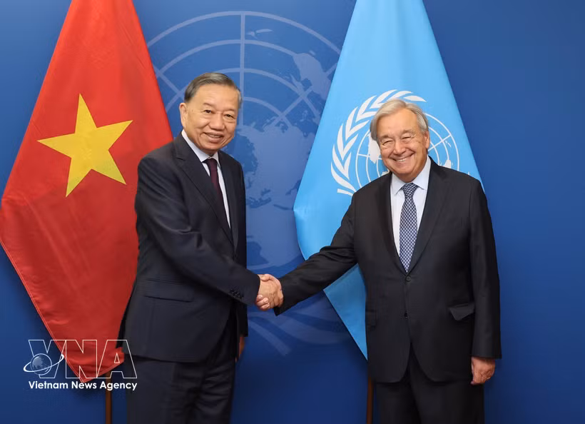 el secretario general del Comité Central del Partido Comunista y presidente de Vietnam, To Lam, se reúne con el secretario general de esta mayor organización mundial, António Guterres. Foto: VNA