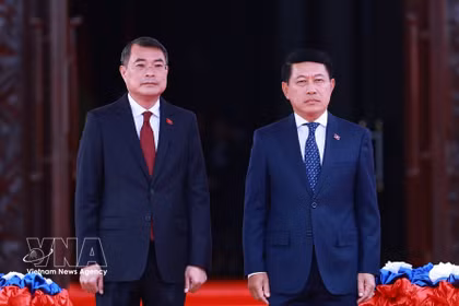 Vietnam y Laos acuerdan fortalecer las relaciones especiales bilaterales