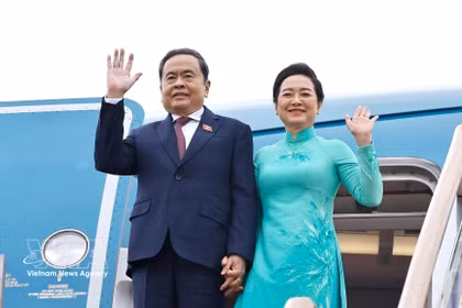 El presidente de la Asamblea Nacional de Vietnam, Tran Thanh Man, y su esposa. (Fuente: VNA)