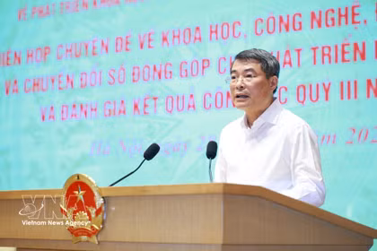 El primer ministro Le Minh Hung habla en el evento. (Fuente: VNA)