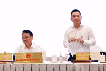 El viceministro de Agricultura y Medio Ambiente Dang Ngoc Diep (derecha) habla en el evento. (Fuente: VNA)