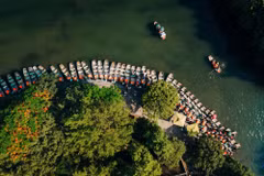 Las empresas turísticas y las localidades trabajan de manera proactiva con planes sólidos para alcanzar lo antes posible la meta fijada para el año 2025. (Foto ilustrativa: Vietnam+)