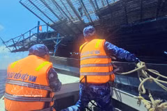 Guardia Costera rescata embarcación averiada con 57 pescadores cerca de Truong Sa (Foto: VNA)