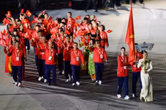 La delegación vietnamita en la inauguración de SEA Games 33. (Foto: VNA)