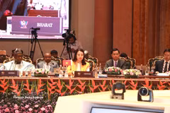 La viceministra de Relaciones Exteriores Nguyen Minh Hang, en la sesión titulada “Reforma de los sistemas multilaterales y la gobernanza global”. (Foto: VNA)