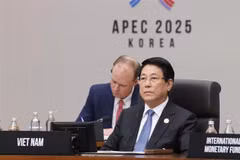 El Presidente Luong Cuong propone en la cumbre de APEC 2025 reforzar la conectividad, el comercio y el apoyo a las pymes para una región más resiliente. (Foto: VNA)