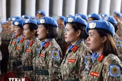 Soldados femeninos de la Unidad de Ingeniería Rotación 2 en una ceremonia antes de partir hacia la misión de mantenimiento de la paz de las Naciones Unidas en Abyei (Foto: VNA)
