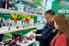 Ministerio de Salud propone castigos más severos contra comercio de cosméticos falsificados. (Foto: VNA)