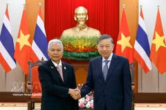 El secretario general del Partido Comunista de Vietnam (PCV) y presidente del Estado, To Lam, recibe al presidente de la Asamblea Nacional y titular de la Cámara de Representantes de Tailandia, Sophon Zaram. (Foto: VNA)