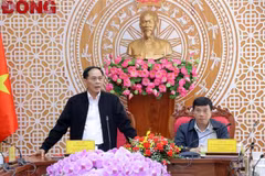 El viceprimer ministro Bui Thanh Son en el lanzamiento de la campaña "Quang Trung" en Lam Dong para reconstruir viviendas destruidas por desastres naturales antes del próximo año. (Foto: VNA)