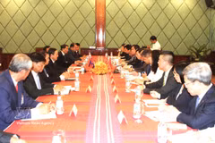 Vietnam y Camboya reafirman su compromiso de fortalecer la amistad tradicional bilateral (Foto: VNA)