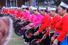 Espectáculo con los gong en Phu Tho (Foto: VNA)