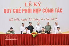 Presidente de la Asamblea Nacional de Vietnam presencia firma de acuerdos estratégicos (Foto: VNA)