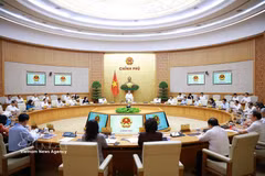 Premier vietnamita insta a acelerar medidas para alcanzar la meta de crecimiento de dos dígitos (Foto: VNA)