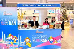 Mostrador de promoción turística de Ciudad Ho Chi Minh en el Aeropuerto Internacional de Tan Son Nhat. (Foto: VNA)