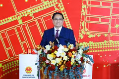 El primer ministro de Vietnam, Pham Minh Chinh, preside la ceremonia de inicio de dos grandes proyectos: la Zona Industrial Tan Trao y la central térmica de gas natural licuado (GNL) de Hai Phong, con una inversión combinada de unos siete mil millones de dólares. (Foto: VNA)