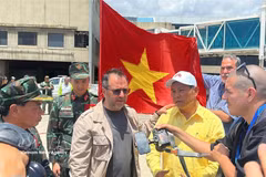 El ministro de Relaciones Exteriores de Venezuela, Yván Gil Pinto, en la ceremonia de bienvenida a la delegación vietnamita en el aeropuerto. Foto: VNA 