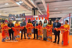 El espacio de Vietnam fue inaugurado en la Feria de París por el Centro Cultural de Vietnam en Francia (Foto: VNA)