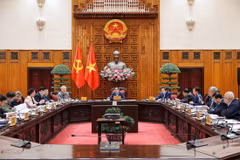 El primer ministro de Vietnam, Pham Minh Chinh, preside una reunión del Comité Permanente del Gobierno (Foto: VNA)