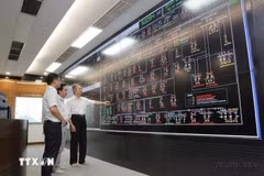 Gestión y operación de la red eléctrica mediante tecnología informática en el Centro de Control del Sistema Eléctrico de Ciudad Ho Chi Minh. (Foto: VNA) 