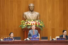 La Asamblea Nacional de Laos elige a principales dirigentes del país (Foto: VNA)