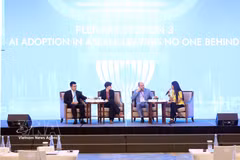 Oradores en la sesión plenaria titulada “Aplicación de la Inteligencia Artificial en la ASEAN: No dejar a nadie atrás”. (Foto: VNA)