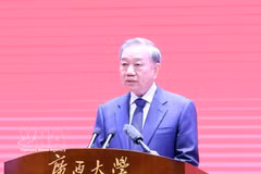 El secretario general del Partido Comunista y presidente de Vietnam, To Lam, habla en la cita (Foto: VNA)