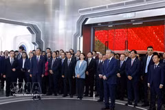 El secretario general del Partido Comunista de Vietnam y presidente de la República, To Lam, visita Centro de Innovación en Inteligencia Artificial China–ASEAN en Guangxi (Foto: VNA)