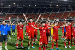 Equipo vietnamita celebra victoria frente a Tailandia. (Foto: VNA)