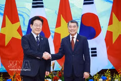 El primer ministro de Vietnam, Le Minh Hung, y el presidente de Corea del Sur, Lee Jae Myung. (Foto: VNA)