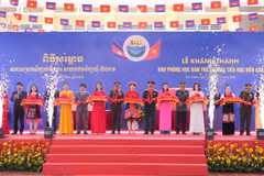 La inauguración de un área de internado para la escuela primaria Ben Cau en la provincia vietnamita de Tay Ninh. (Foto: VNA)