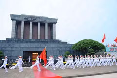 Más de un millón de personas visitaron el Mausoleo del Presidente Ho Chi Minh en primer semestre (Foto: VNA)