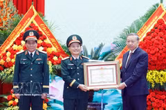Región Militar 3 de Vietnam recibe título de Héroe de las Fuerzas Armadas Populares. (Foto: VNA)