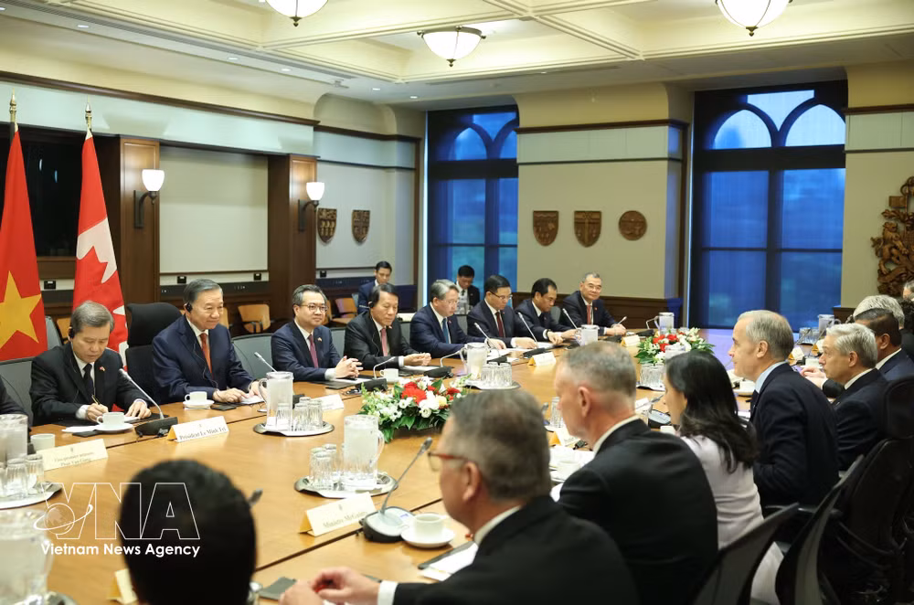 vnanet_potal-thu-tuong-canada-mark-carney-don-hoi-dam-voi-tong-bi-thu-chu-tich-nuoc-to-lam-9047868.jpg