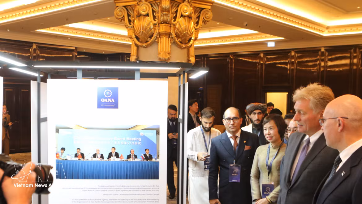 Imágenes de Vietnam destacan en la exposición del 65.º aniversario de OANA