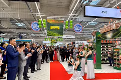  La Embajada de Vietnam en Francia, en colaboración con el Grupo Carrefour, inauguró recientemente la Semana de Productos Vietnamitas en Francia en el supermercado Carrefour Collégien. (Fuente: VNA) 