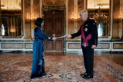 La embajadora de Vietnam en Bélgica, Nguyen Huong Tra, presenta sus cartas credenciales al rey Felipe. (Fuente: Casa Real de Bélgica)