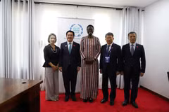 El vicepresidente de la Asamblea Nacional de Vietnam, Nguyen Hong Dien, se reúne con la presidenta de la Unión Interparlamentaria, Tulia Ackson. (Fuente: Cancillería)