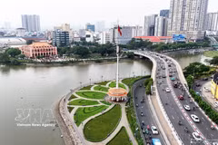 El muelle de Nha Rong está situado en el río Saigón y conectado con el Distrito 1 por el puente Khanh Hoi. (Foto: VNA)