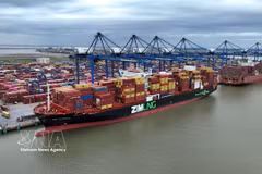 Importación y exportación de mercancías en el puerto de contenedores de Lach Huyen, ciudad de Hai Phong. (Fuente: VNA)