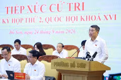El primer ministro Le Minh Hung habla en el evento. (Fuente: VNA)