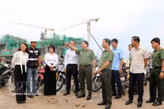 Representantes del Comando de Guardia del Ministerio de Seguridad Pública de Vietnam inspeccionan los preparativos. (Fuente: VNA)