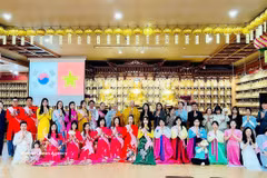Delegados en el evento posan para una foto conmemorativa. (Fuente: VNA)