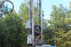 Miles de técnicos de VNPT siguen estacionados en las zonas inundadas, trabajando día y noche para solucionar los problemas con urgencia. (Fuente: VNA)