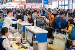 Pasajeros en el Aeropuerto Internacional de Noi Bai. (Fuente: VNA)