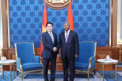El presidente vietnamita, Luong Cuong, y su homólogo angoleño, João Manuel Gonçalves Lourenço. (Foto: VNA)