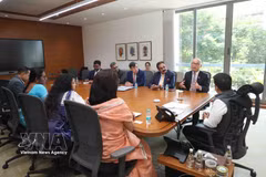 El embajador de Vietnam en la India, Trinh Minh Manh, habla sobre el potencial y las fortalezas de la cooperación entre Vietnam y el estado indio de Gujarat. (Fuente: VNA)
