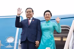 El presidente de la Asamblea Nacional de Vietnam, Tran Thanh Man, y su esposa. (Fuente: VNA)